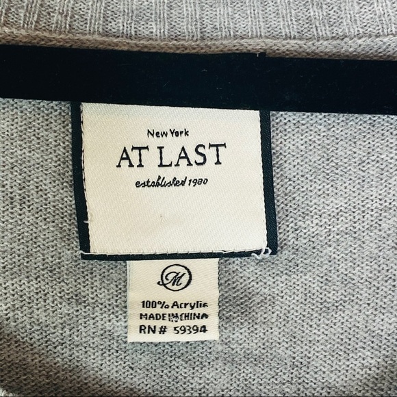 At Last Women’s Knitted Design Gray Long Top Med - Picture 9 of 9